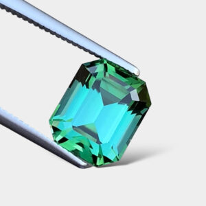 Flawless 4.03 CT Excellent Emerald Cut Natural Greenish Blue